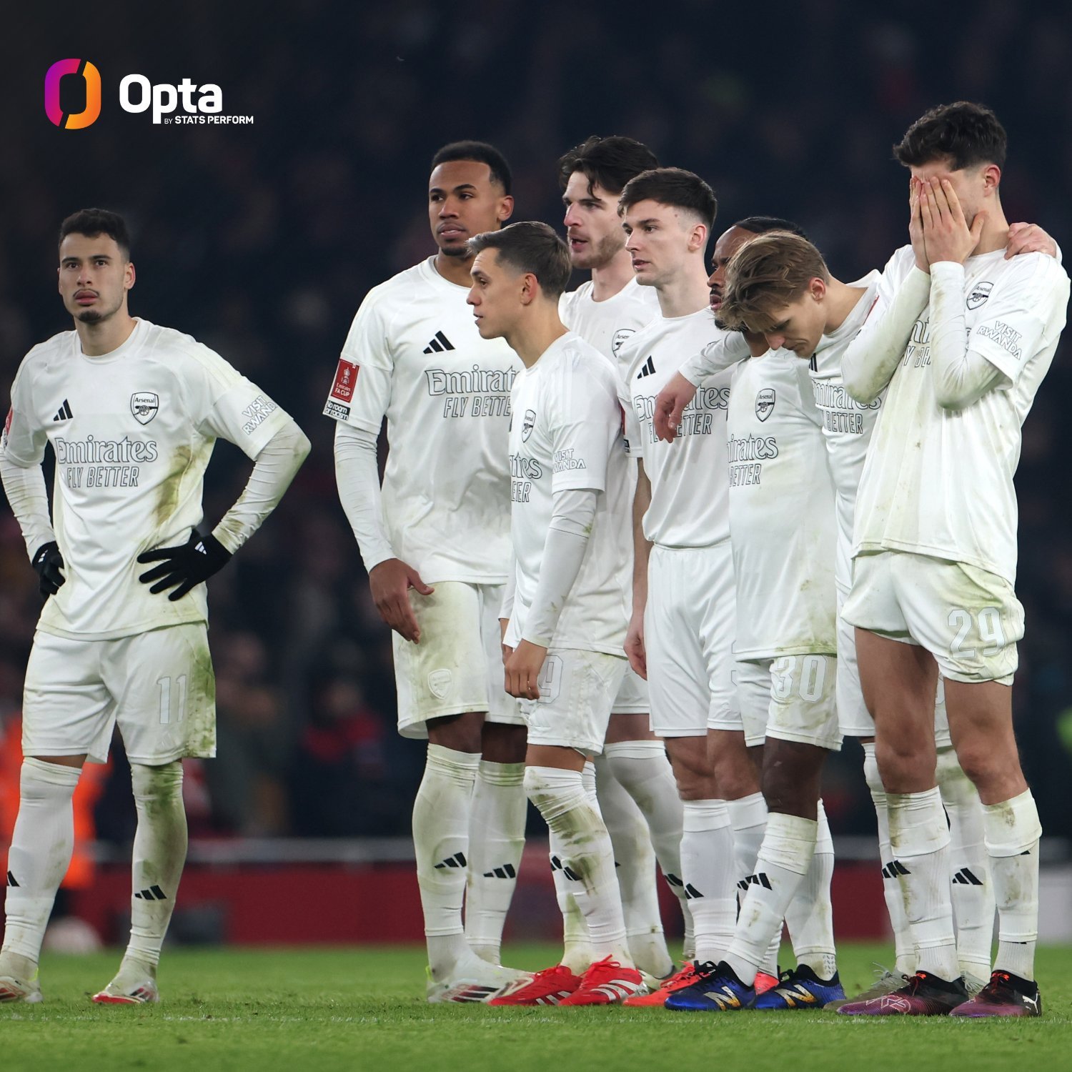 爱游戏中国-包含今夜阿贾克斯调整名单以备CBA常规赛利物浦围绕足总杯扳平良机，字母哥连续五场比赛得分超过逆转瞬间刷屏的词条