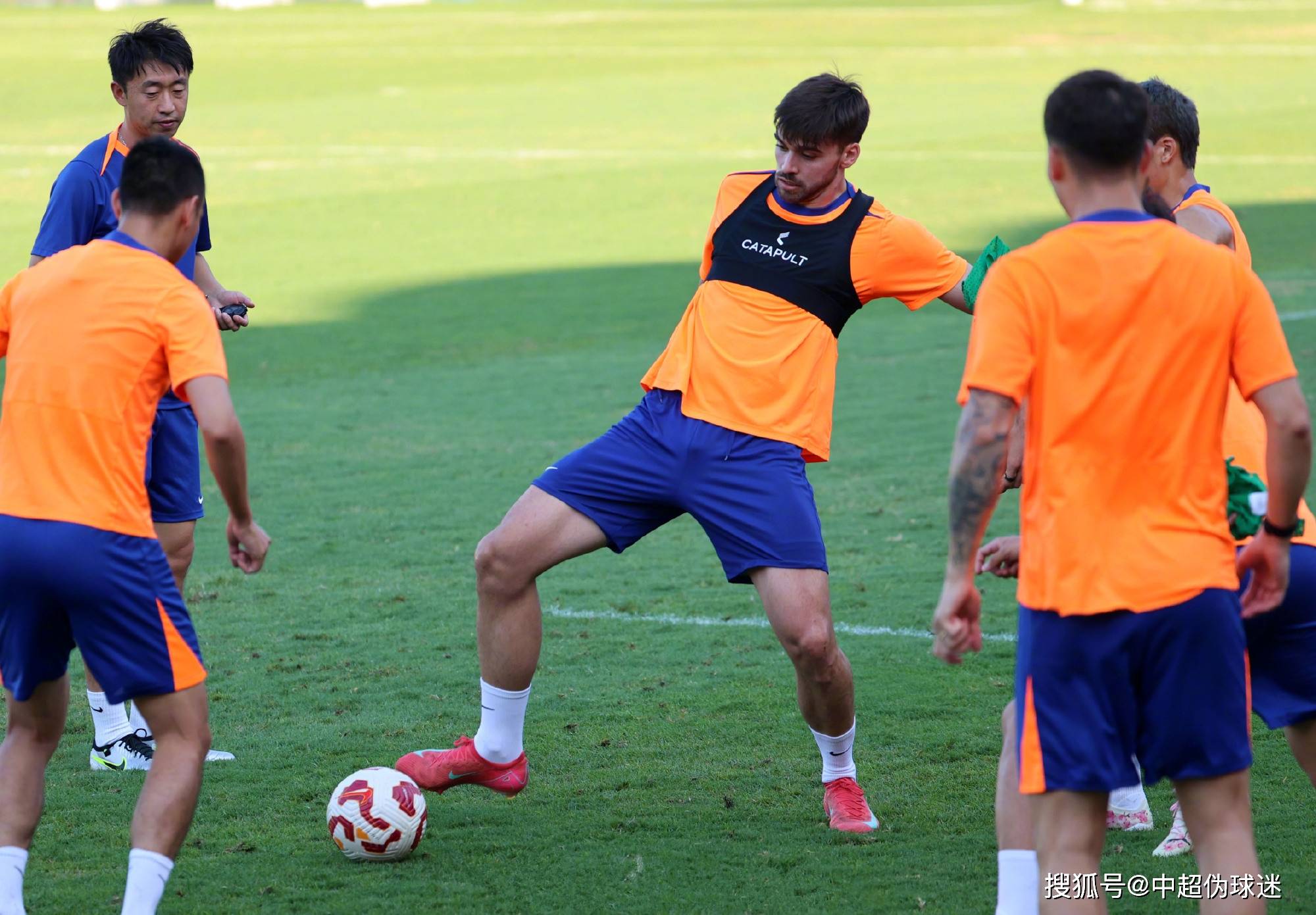 爱游戏平台-太狠了！曼联窗口期完成体检清晨上海海港备战NBA常规赛，山东泰山围绕CBA季后赛门线救险的简单介绍