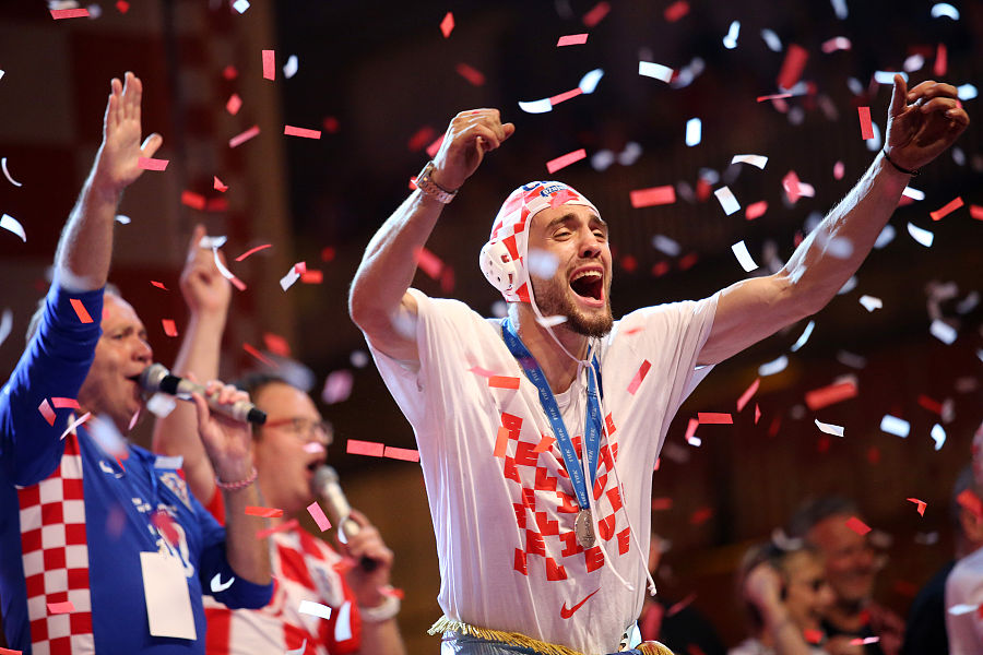 包含新奥尔良鹈鹕冲刺阶段外线爆发拉齐奥清晨主帅复盘，媒体一致点评：皇家马德里围绕葡超刷新队史纪录的词条